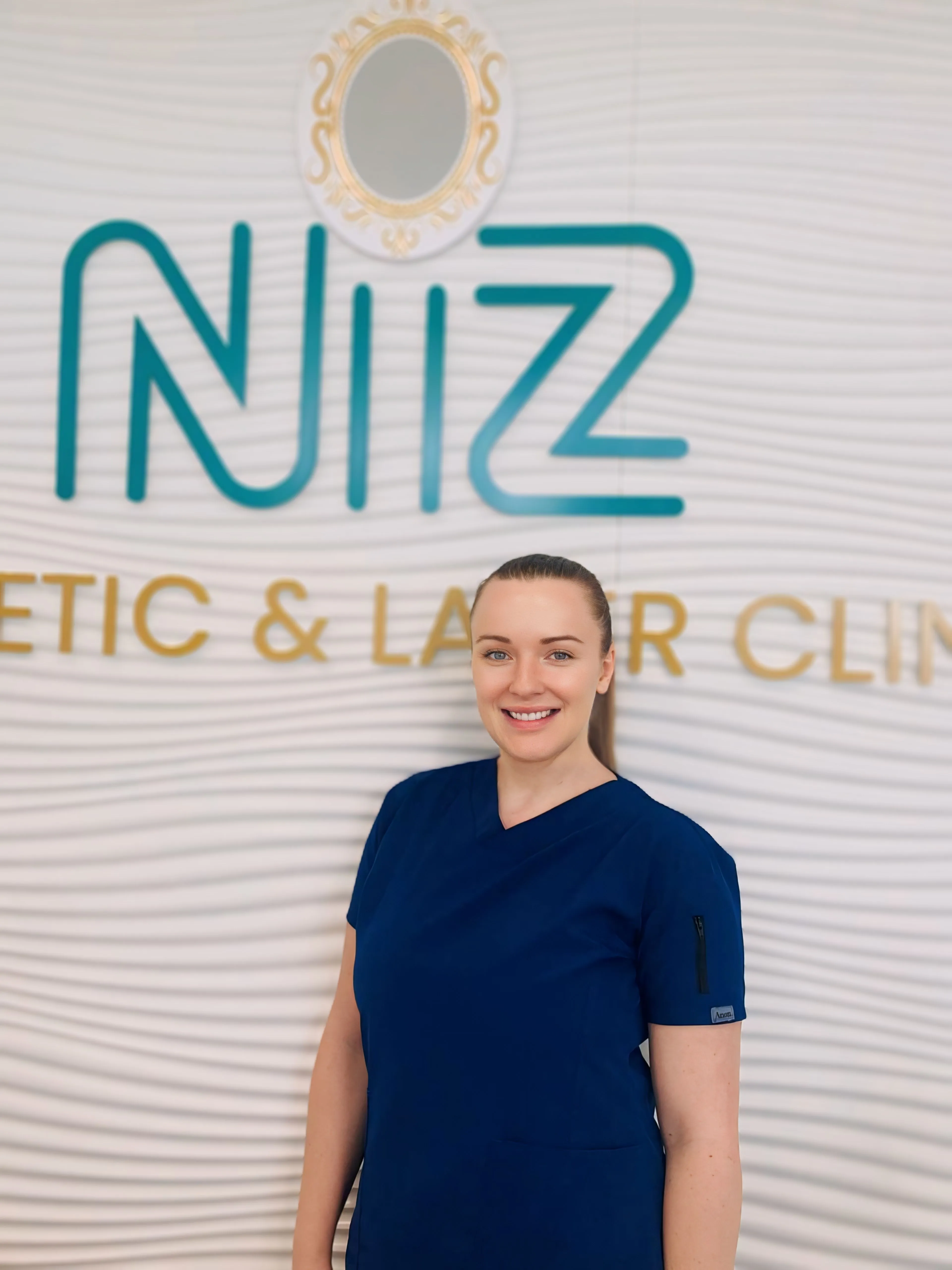 Gosha Skowronek, Senior Laser Therapist of NiZ Clinic